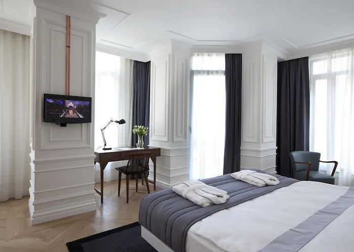Karakoy Otel 4*